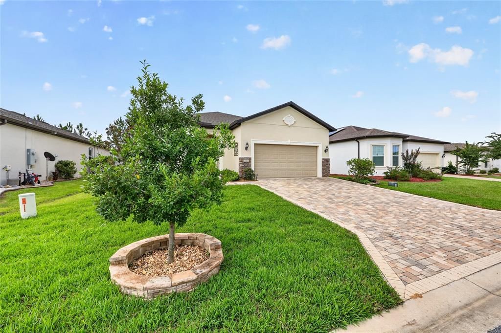 For Sale: $435,000 (3 beds, 2 baths, 1976 Square Feet)