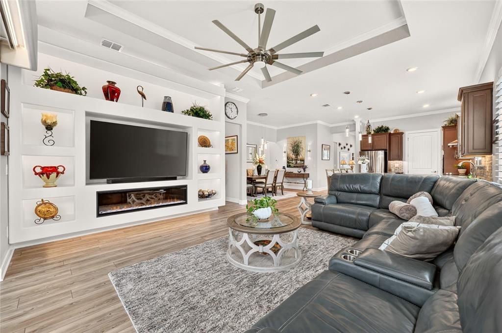 For Sale: $435,000 (3 beds, 2 baths, 1976 Square Feet)