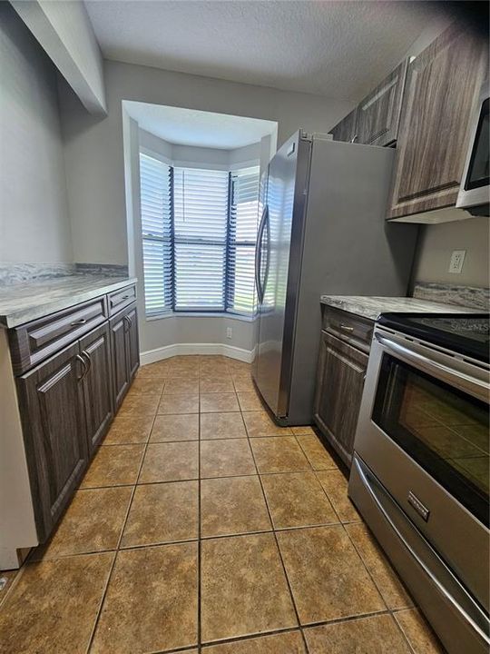 For Sale: $189,000 (1 beds, 1 baths, 709 Square Feet)