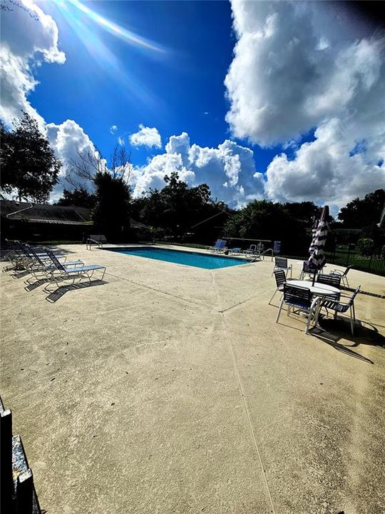 For Sale: $189,000 (1 beds, 1 baths, 709 Square Feet)