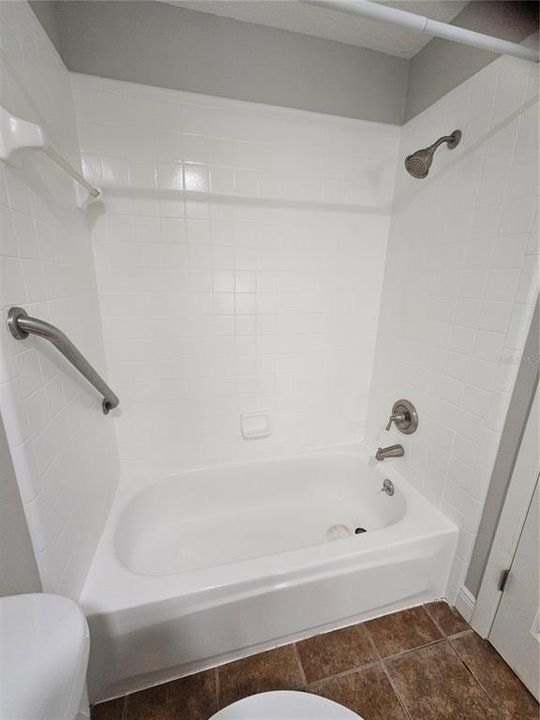 For Sale: $189,000 (1 beds, 1 baths, 709 Square Feet)
