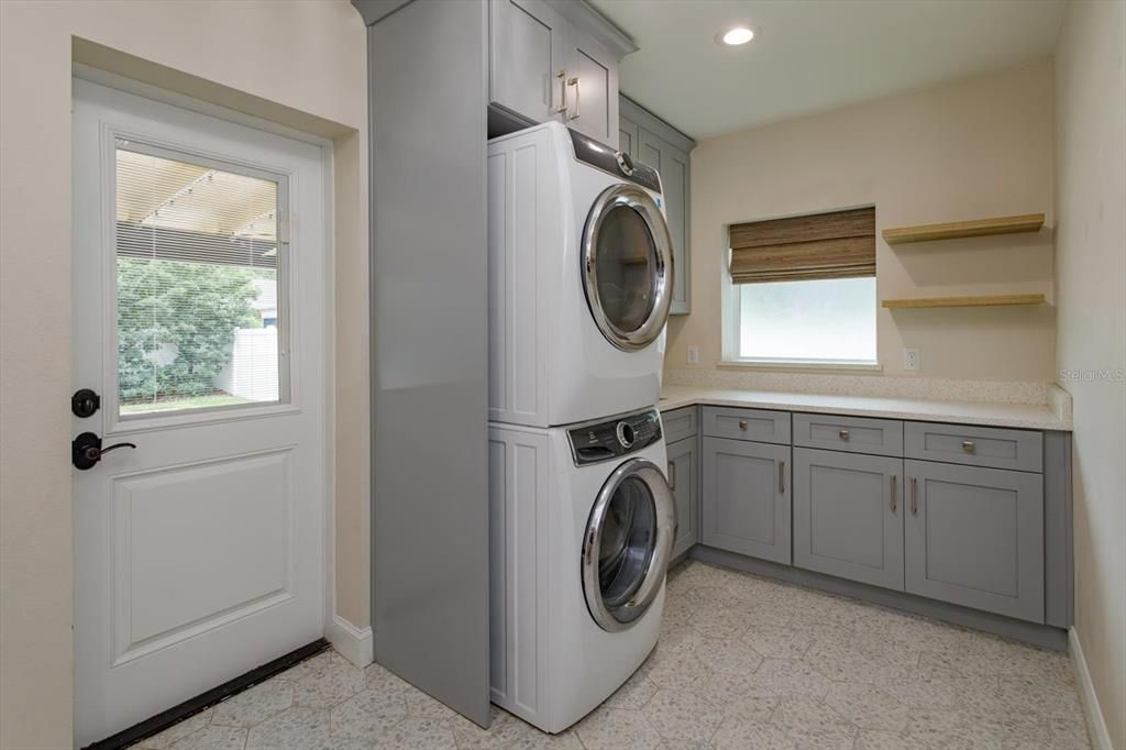 For Rent: $3,500 (3 beds, 2 baths, 1420 Square Feet)