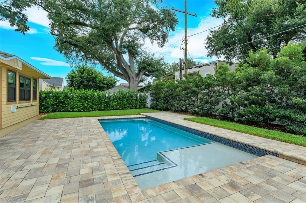 For Rent: $3,500 (3 beds, 2 baths, 1420 Square Feet)