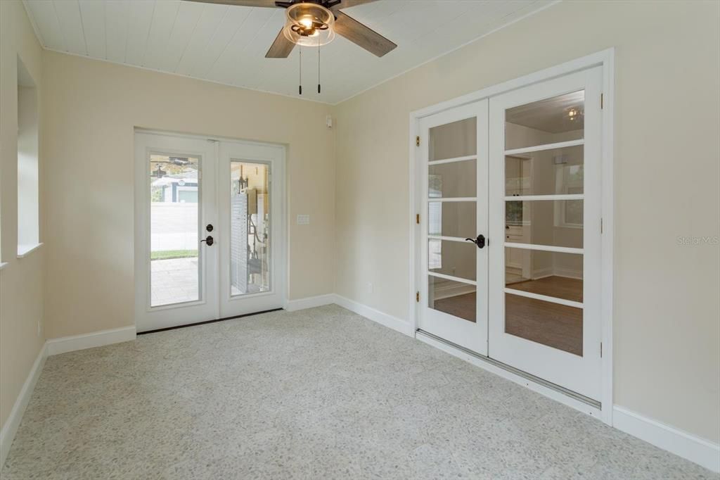 For Rent: $3,500 (3 beds, 2 baths, 1420 Square Feet)