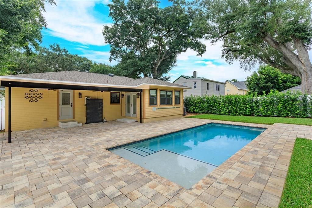 For Rent: $3,500 (3 beds, 2 baths, 1420 Square Feet)