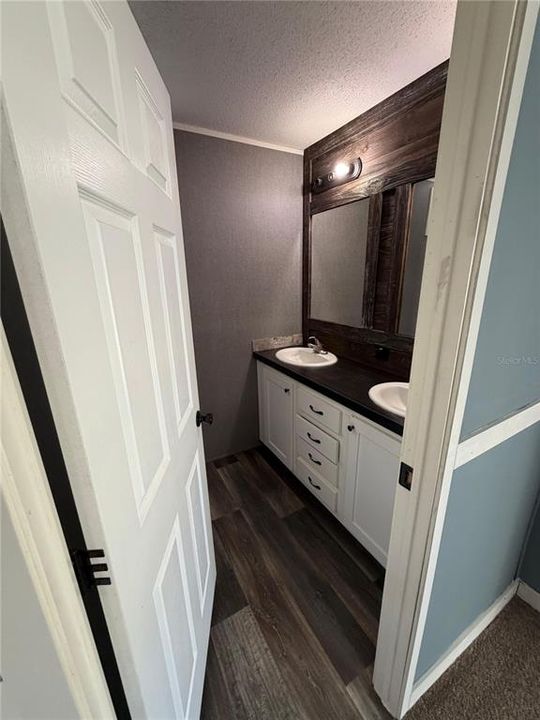 For Sale: $249,900 (3 beds, 2 baths, 1152 Square Feet)