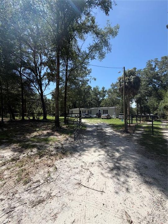 For Sale: $249,900 (3 beds, 2 baths, 1152 Square Feet)