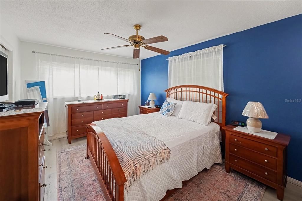 For Sale: $110,000 (2 beds, 2 baths, 1109 Square Feet)