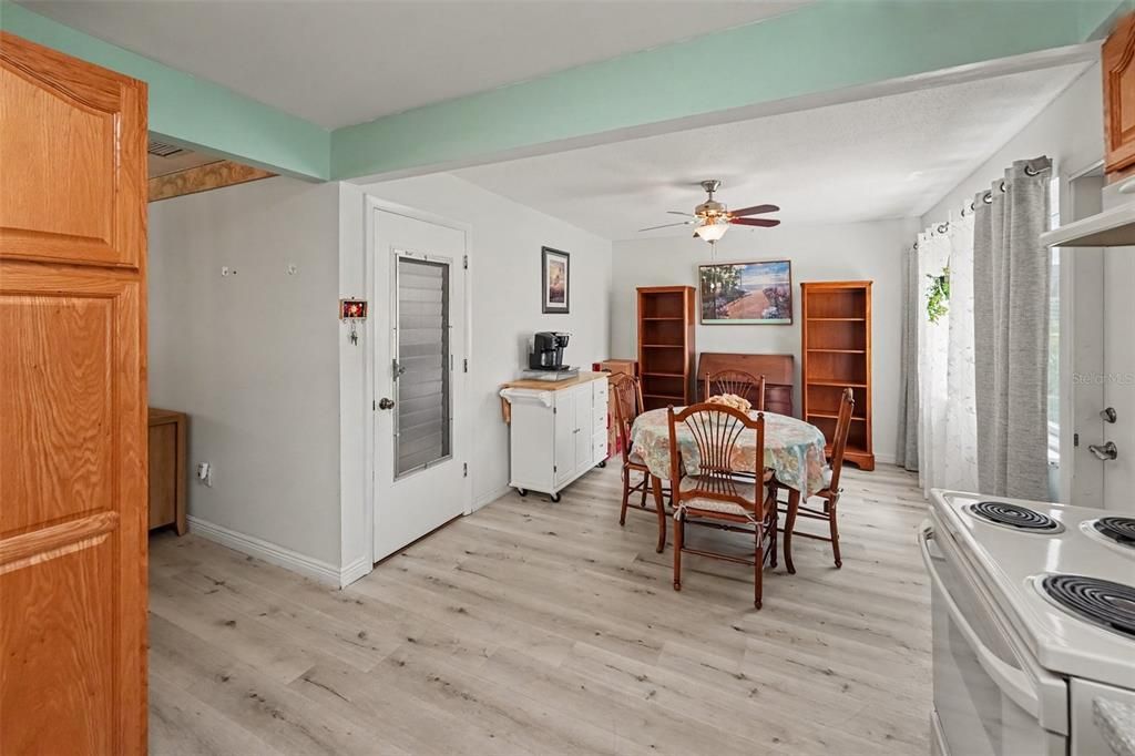For Sale: $110,000 (2 beds, 2 baths, 1109 Square Feet)