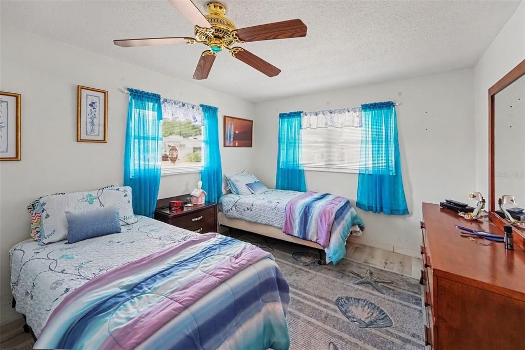 For Sale: $110,000 (2 beds, 2 baths, 1109 Square Feet)