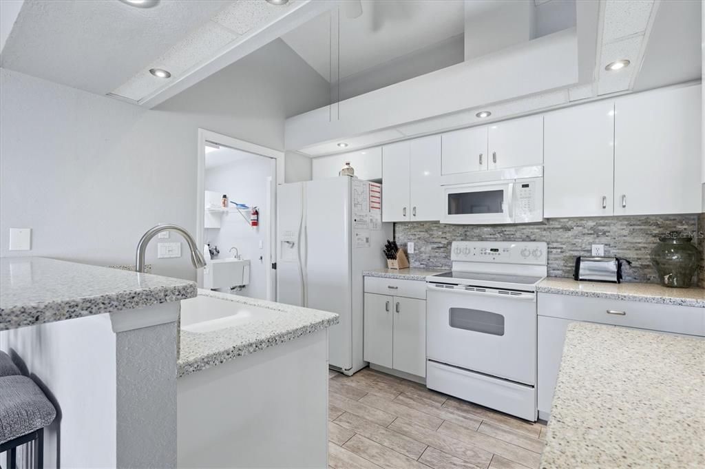 待售: $395,000 (3 贝兹, 2 浴室, 1724 平方英尺)