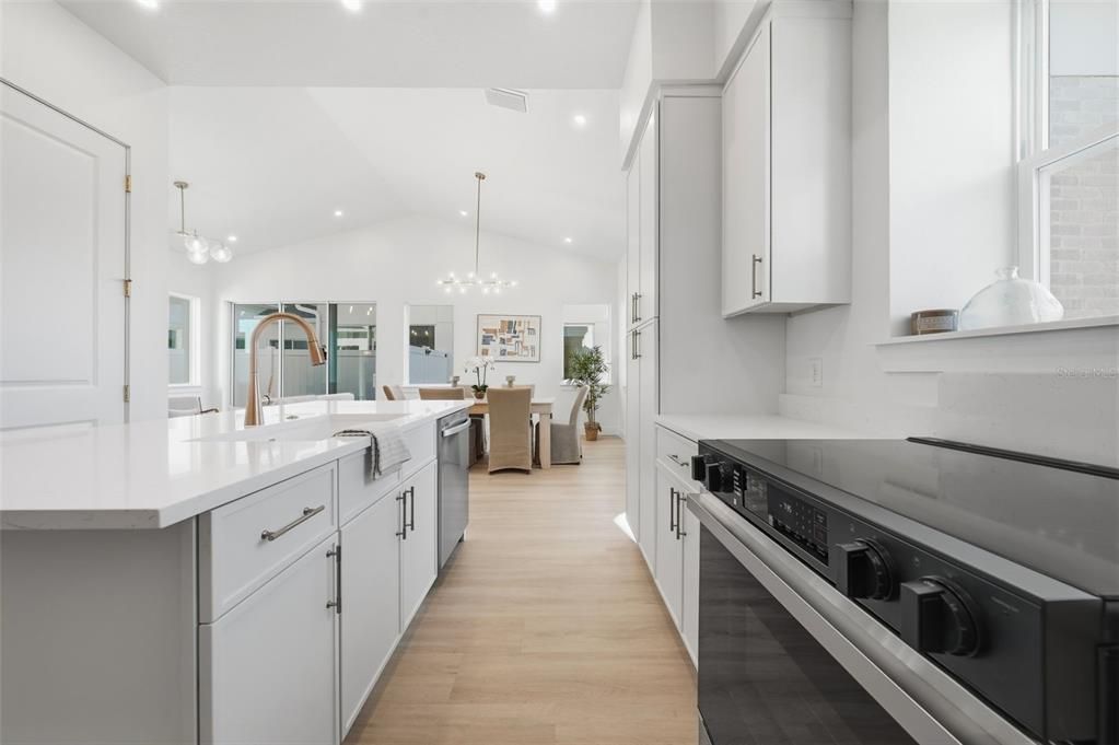 En Venta: $639,000 (3 camas, 2 baños, 1458 Pies cuadrados)