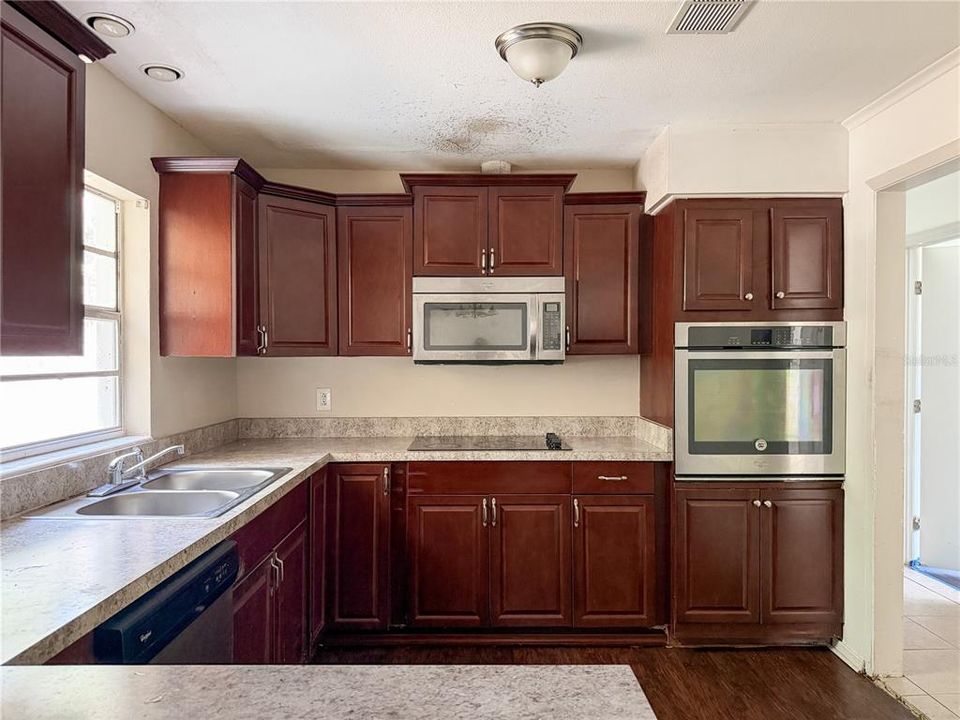 En Venta: $175,000 (4 camas, 3 baños, 2014 Pies cuadrados)