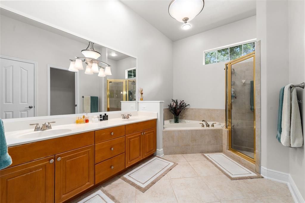 For Sale: $949,900 (5 beds, 3 baths, 3470 Square Feet)