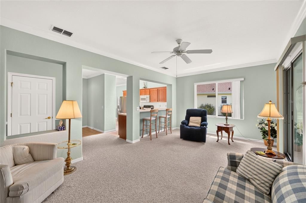 For Sale: $229,000 (2 beds, 2 baths, 1277 Square Feet)