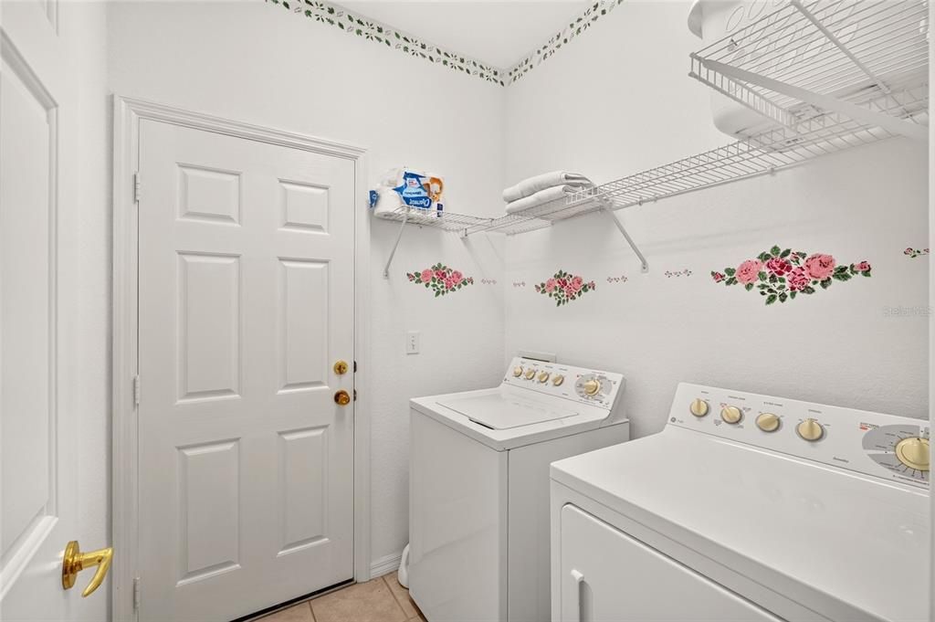For Sale: $229,000 (2 beds, 2 baths, 1277 Square Feet)