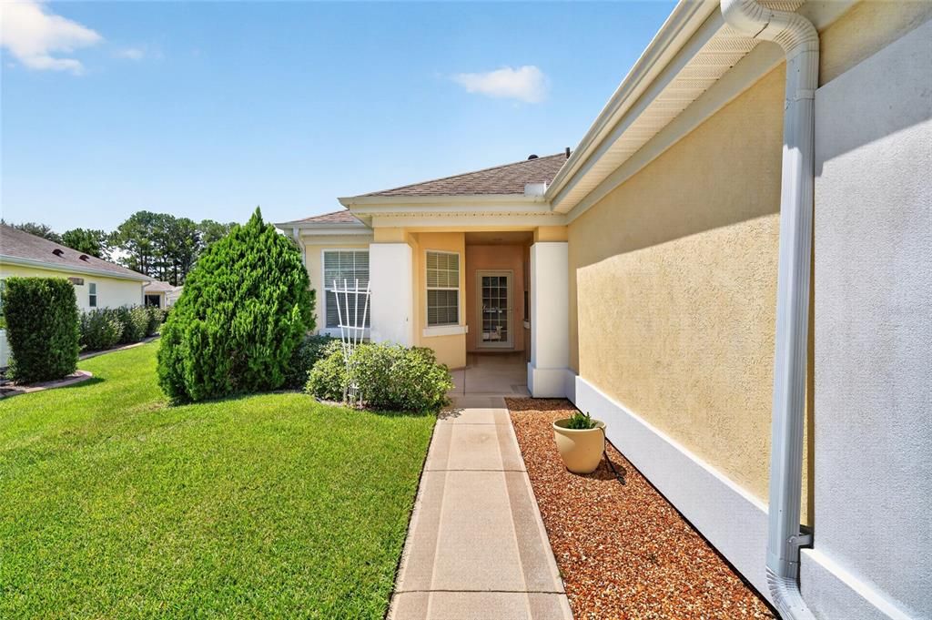 For Sale: $229,000 (2 beds, 2 baths, 1277 Square Feet)