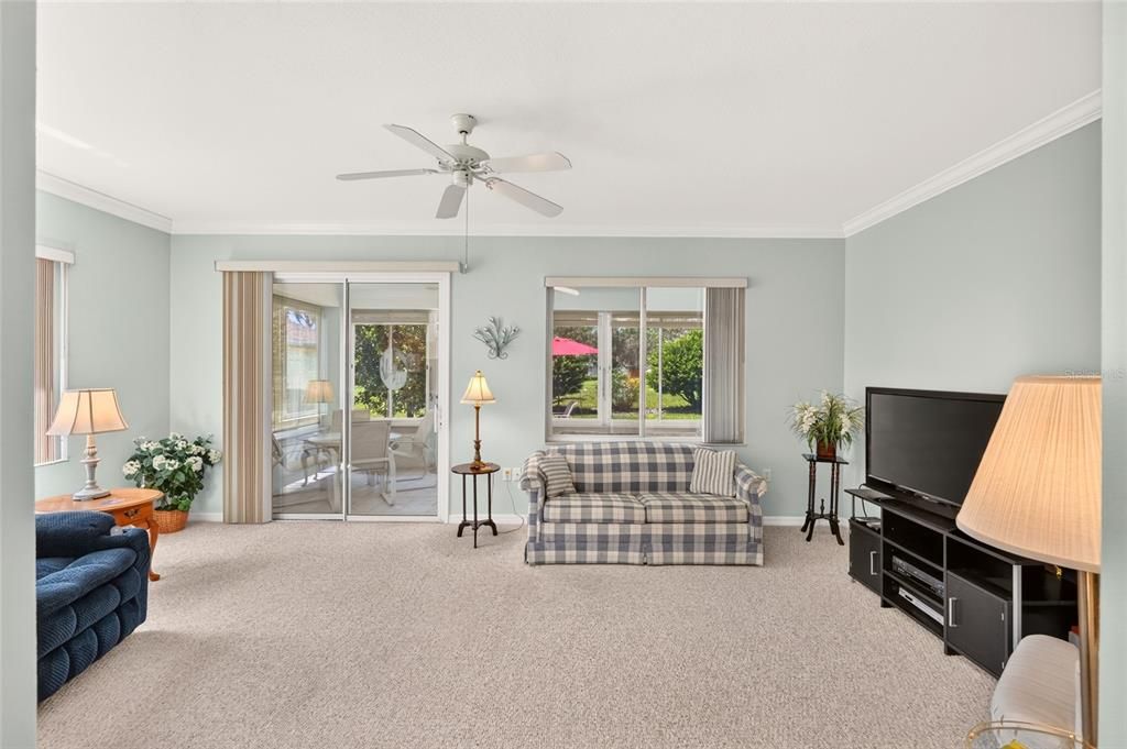 For Sale: $229,000 (2 beds, 2 baths, 1277 Square Feet)