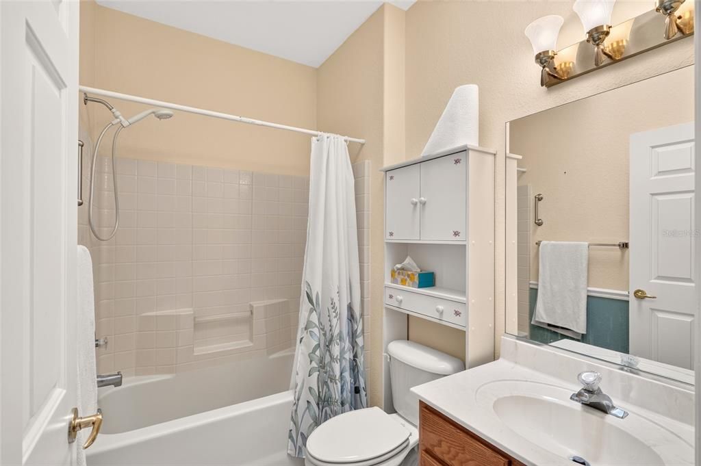 For Sale: $229,000 (2 beds, 2 baths, 1277 Square Feet)