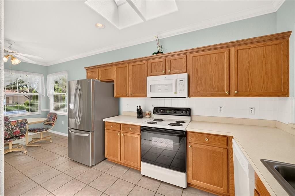 For Sale: $229,000 (2 beds, 2 baths, 1277 Square Feet)