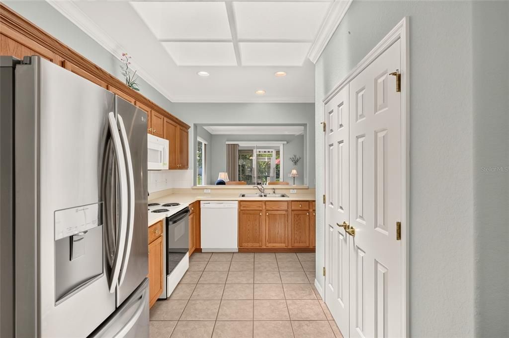 For Sale: $229,000 (2 beds, 2 baths, 1277 Square Feet)