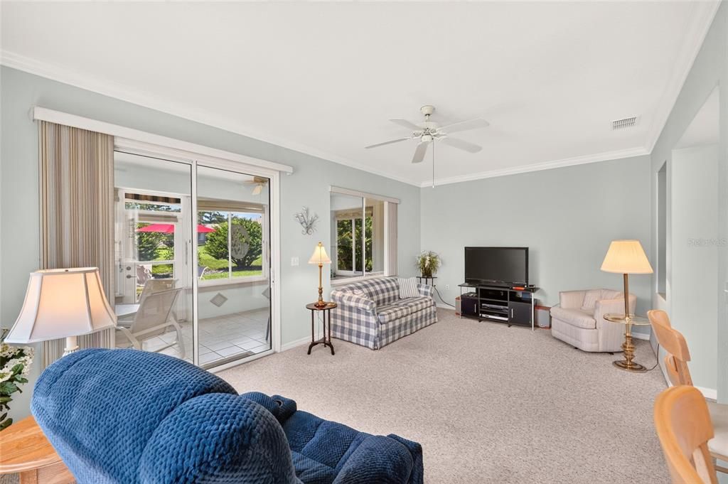 For Sale: $229,000 (2 beds, 2 baths, 1277 Square Feet)