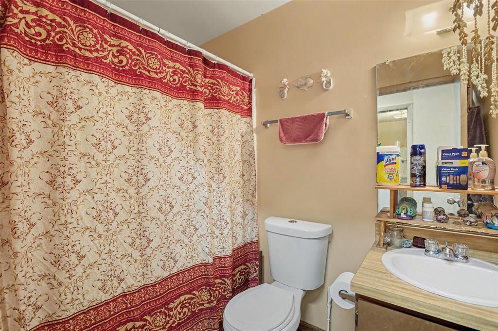 For Sale: $270,000 (3 beds, 2 baths, 1220 Square Feet)