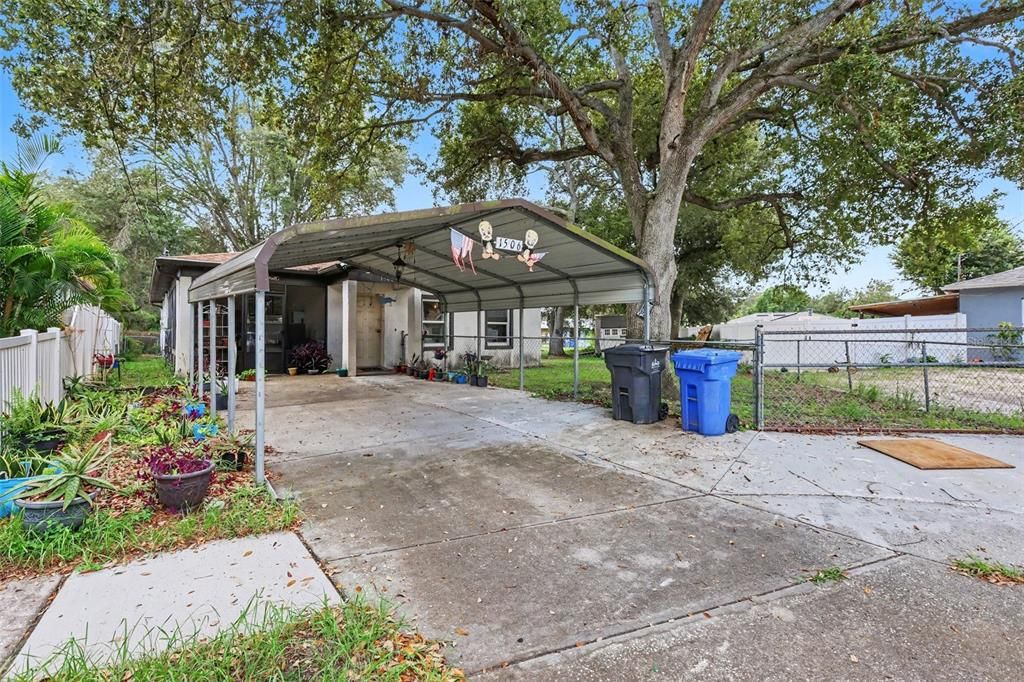 For Sale: $270,000 (3 beds, 2 baths, 1220 Square Feet)