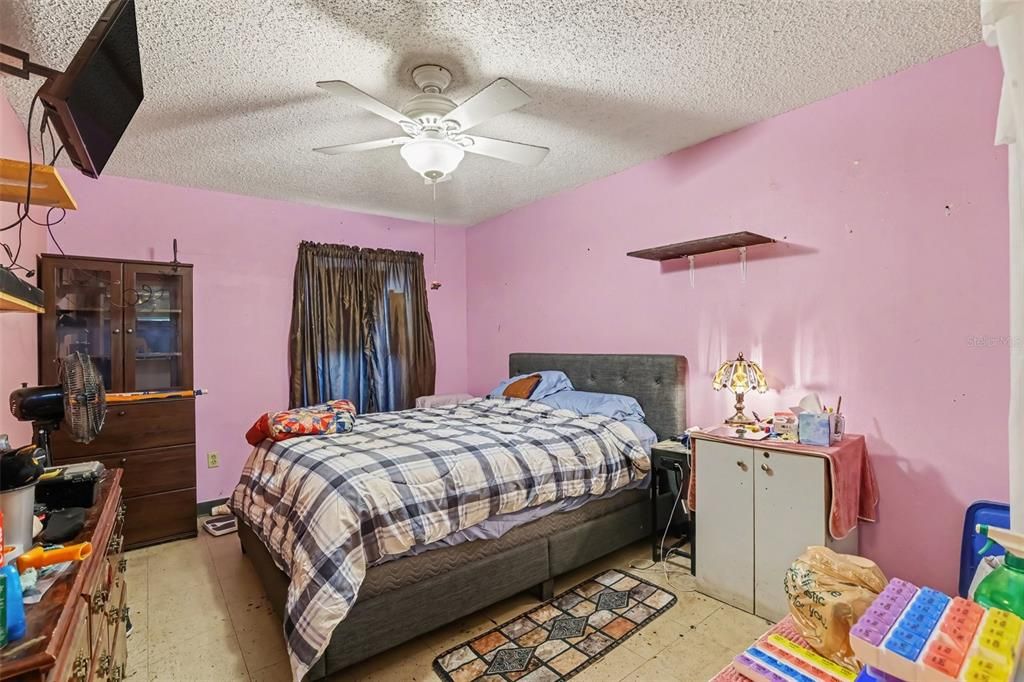 For Sale: $270,000 (3 beds, 2 baths, 1220 Square Feet)