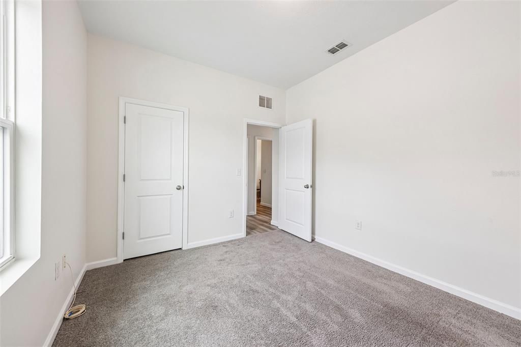 For Sale: $325,000 (3 beds, 2 baths, 1537 Square Feet)