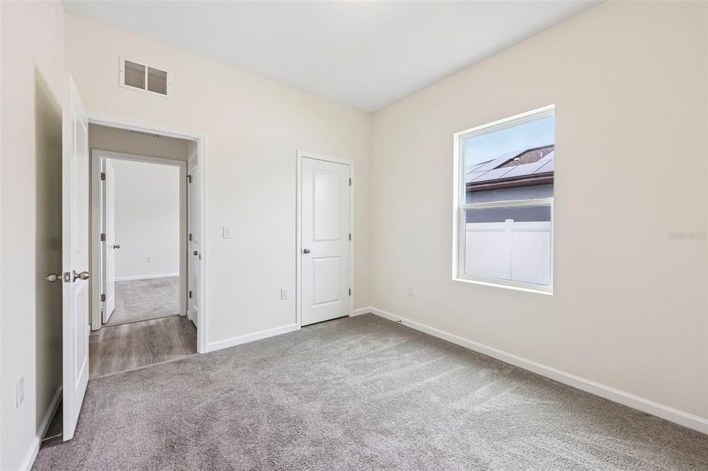 For Sale: $325,000 (3 beds, 2 baths, 1537 Square Feet)