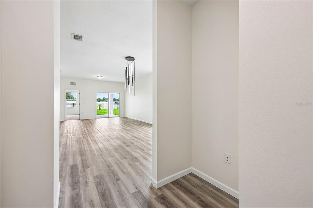 For Sale: $325,000 (3 beds, 2 baths, 1537 Square Feet)