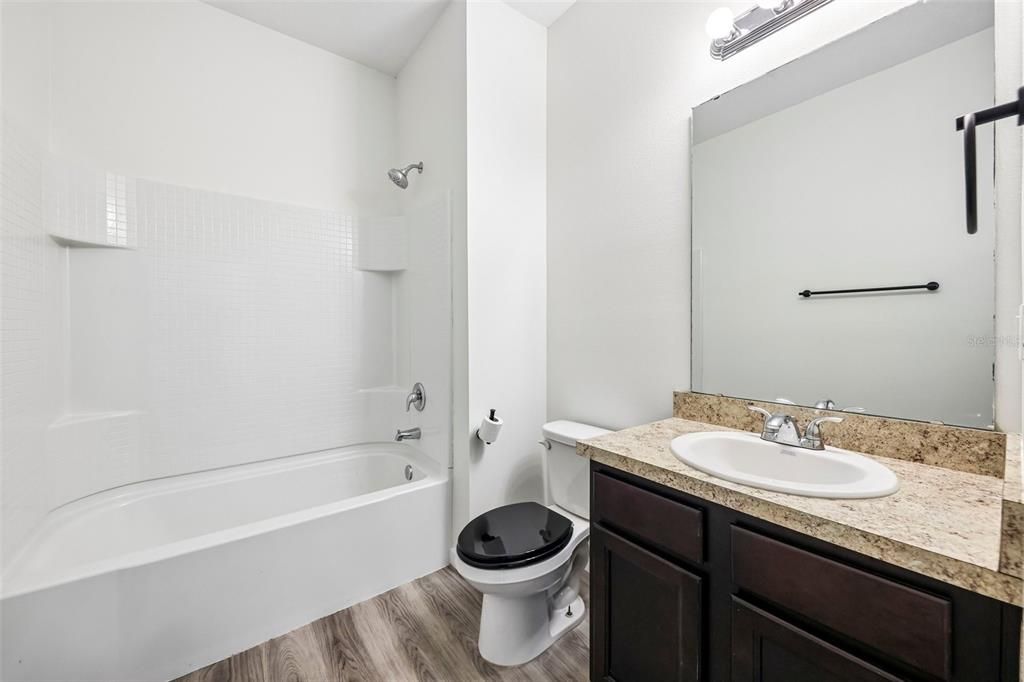 For Sale: $325,000 (3 beds, 2 baths, 1537 Square Feet)