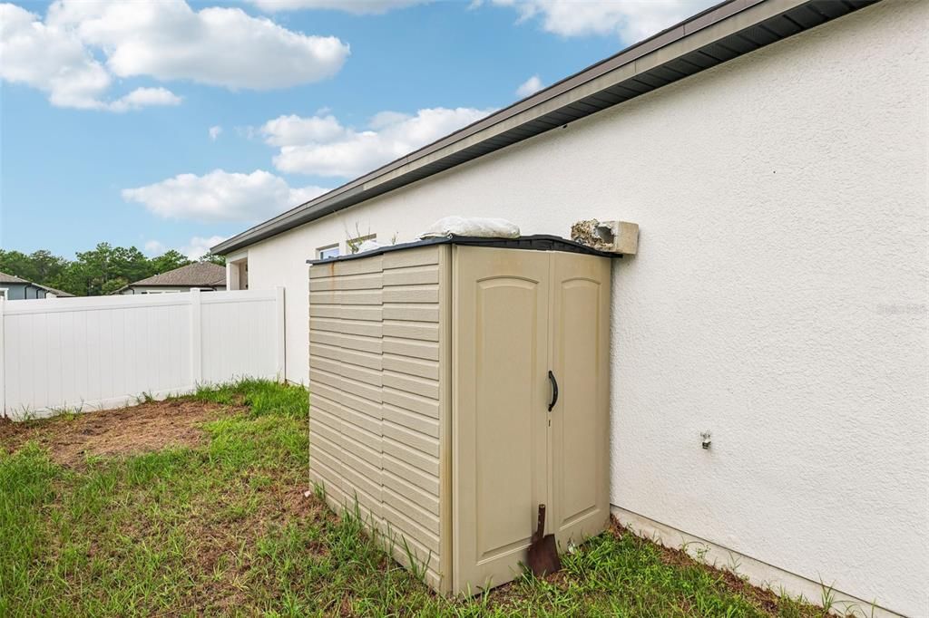 For Sale: $325,000 (3 beds, 2 baths, 1537 Square Feet)