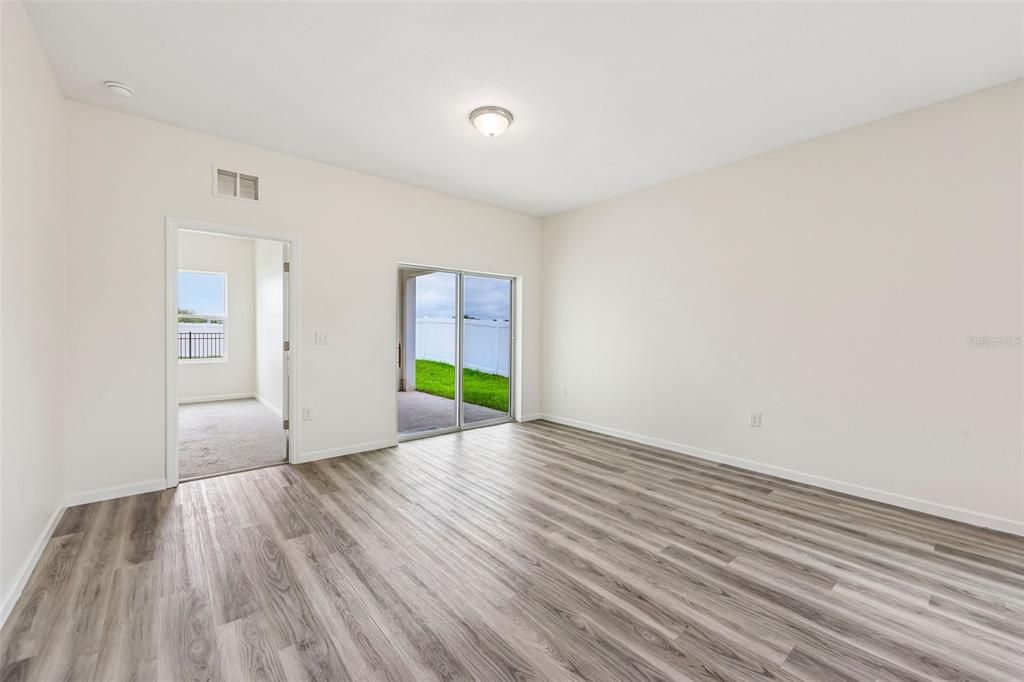 For Sale: $325,000 (3 beds, 2 baths, 1537 Square Feet)