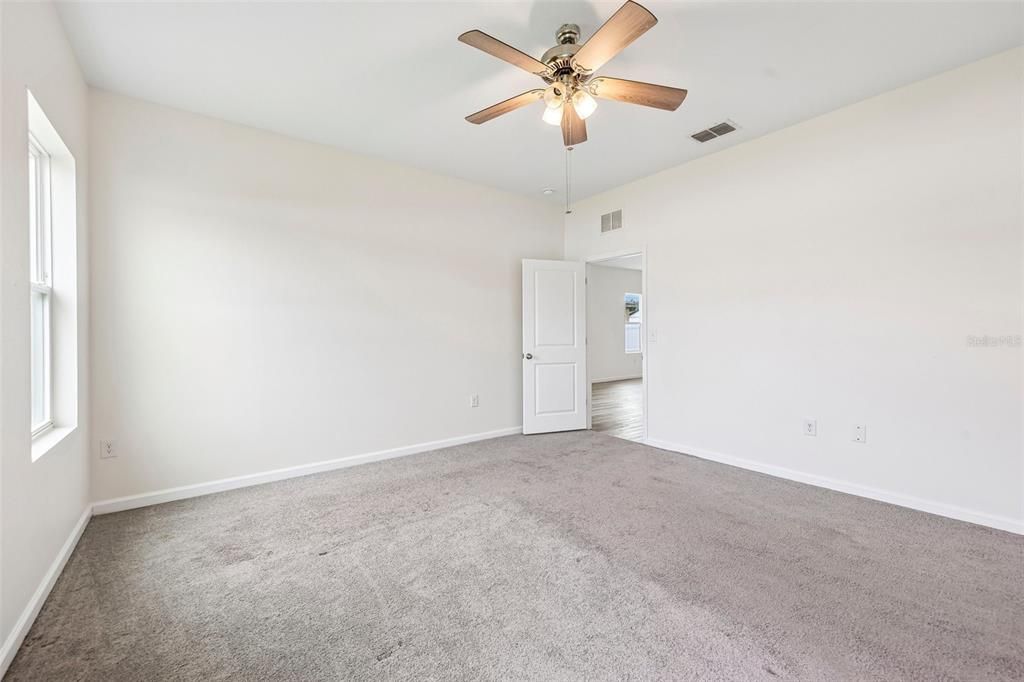 For Sale: $325,000 (3 beds, 2 baths, 1537 Square Feet)