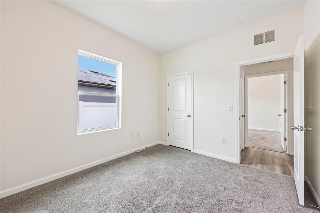 For Sale: $325,000 (3 beds, 2 baths, 1537 Square Feet)
