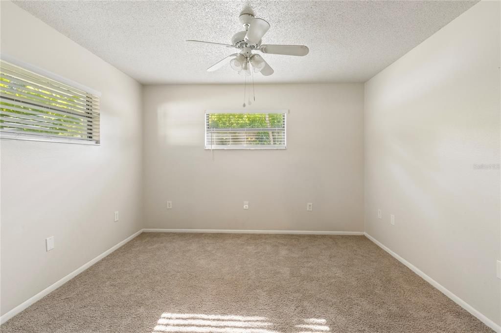En Venta: $499,900 (4 camas, 2 baños, 2006 Pies cuadrados)