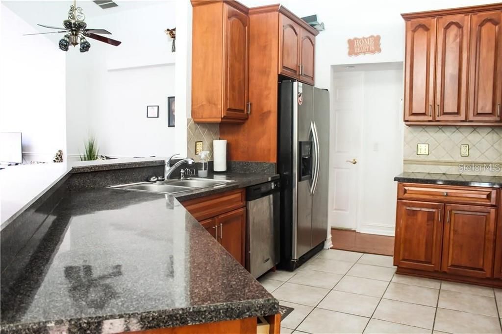 В аренду: $3,900 (3 спален, 2 ванн, 2258 Квадратных фут)