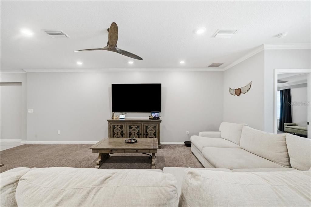For Sale: $489,000 (4 beds, 3 baths, 2466 Square Feet)