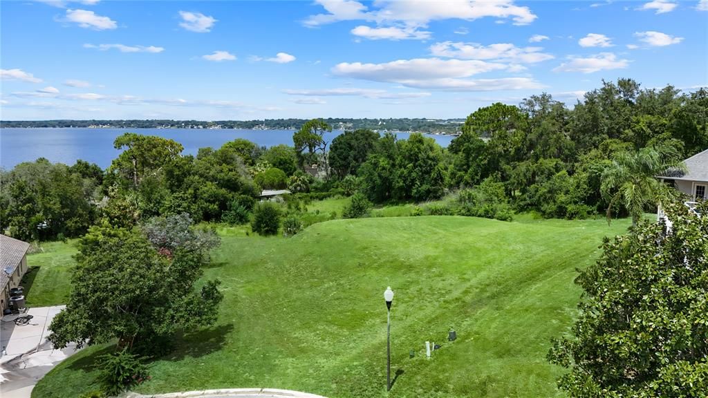 待售: $250,000 (0.42 acres)