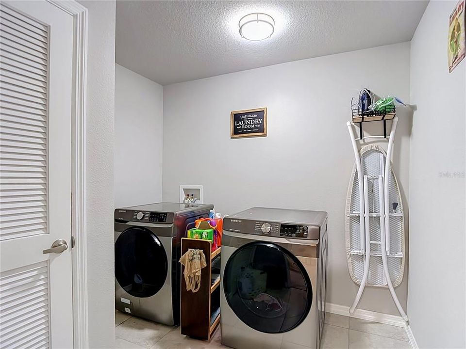 For Sale: $350,000 (3 beds, 2 baths, 2051 Square Feet)