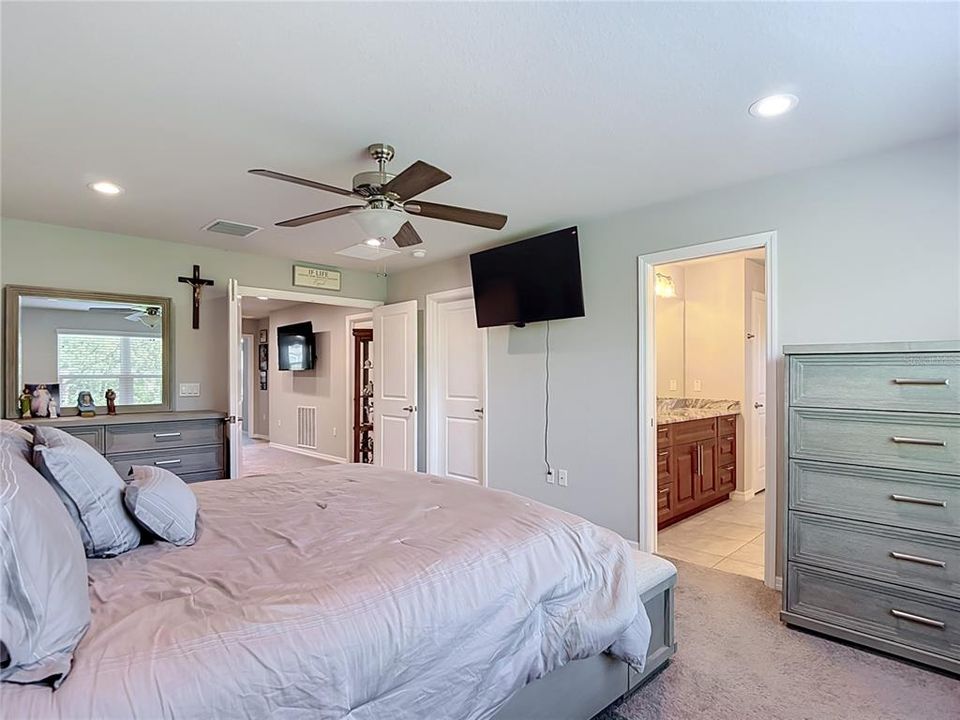 For Sale: $350,000 (3 beds, 2 baths, 2051 Square Feet)