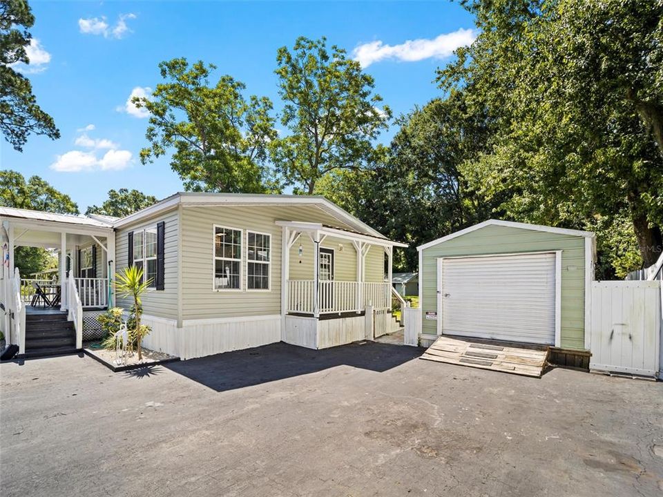 For Sale: $299,907 (3 beds, 2 baths, 1269 Square Feet)