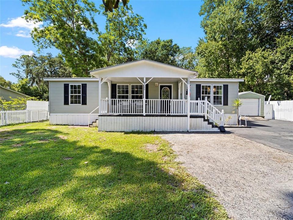 For Sale: $299,907 (3 beds, 2 baths, 1269 Square Feet)
