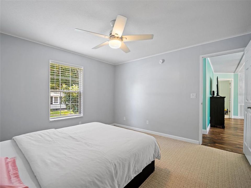 For Sale: $299,907 (3 beds, 2 baths, 1269 Square Feet)