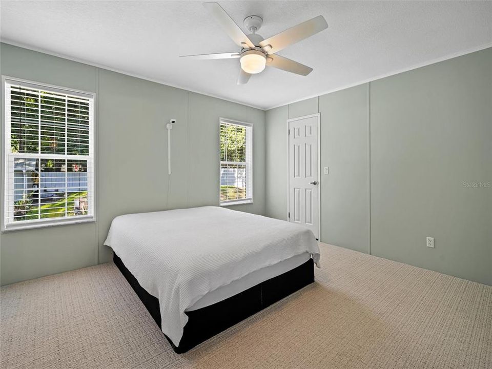 For Sale: $299,907 (3 beds, 2 baths, 1269 Square Feet)