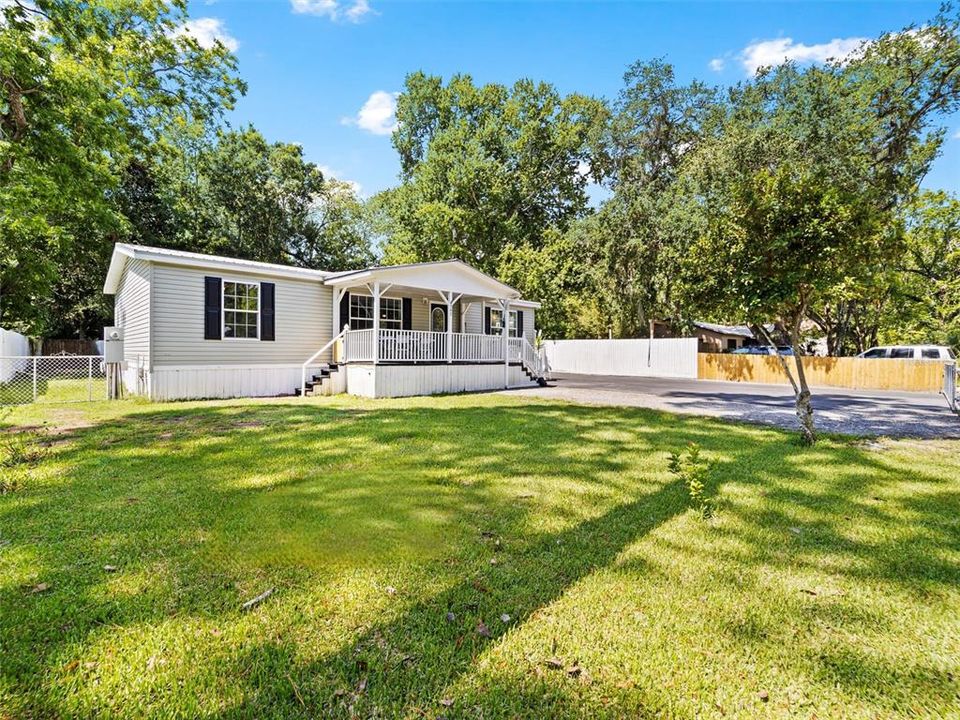 For Sale: $299,907 (3 beds, 2 baths, 1269 Square Feet)
