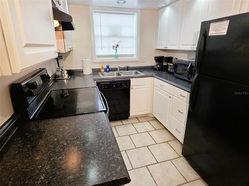 For Sale: $109,900 (0 beds, 1 baths, 392 Square Feet)