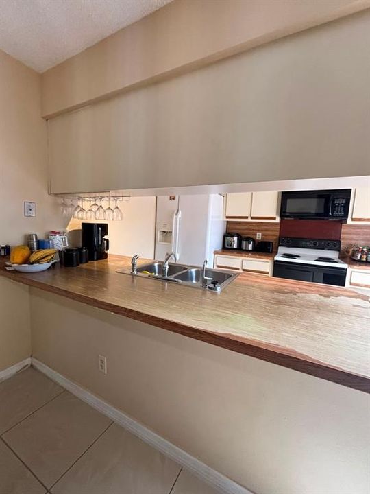 For Sale: $220,000 (2 beds, 2 baths, 1285 Square Feet)